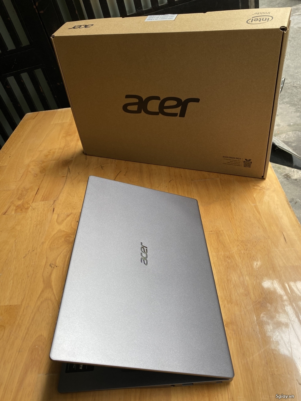 laptop Acer Swift3, i5 8G ssd512G fullbox 100%, siêu mỏng nhẹ 1.19ki