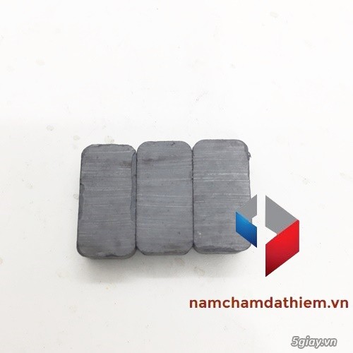 Nam châm đen Y30 L20x10x6 mm
