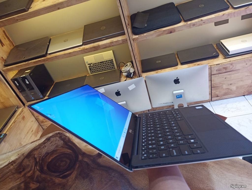 Dell xps 9370 full option . Full box . Like new - 2