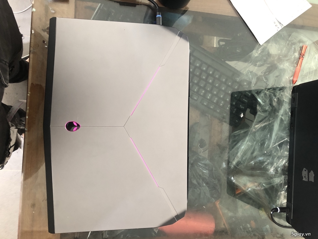 Cần bán laptop Alienware 15R2