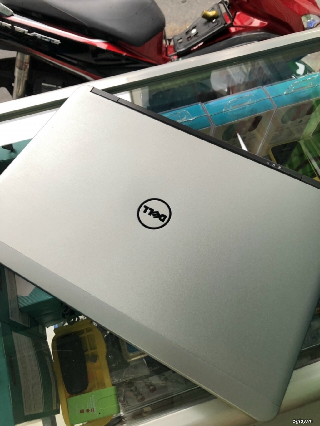 Dell E7440 - 1