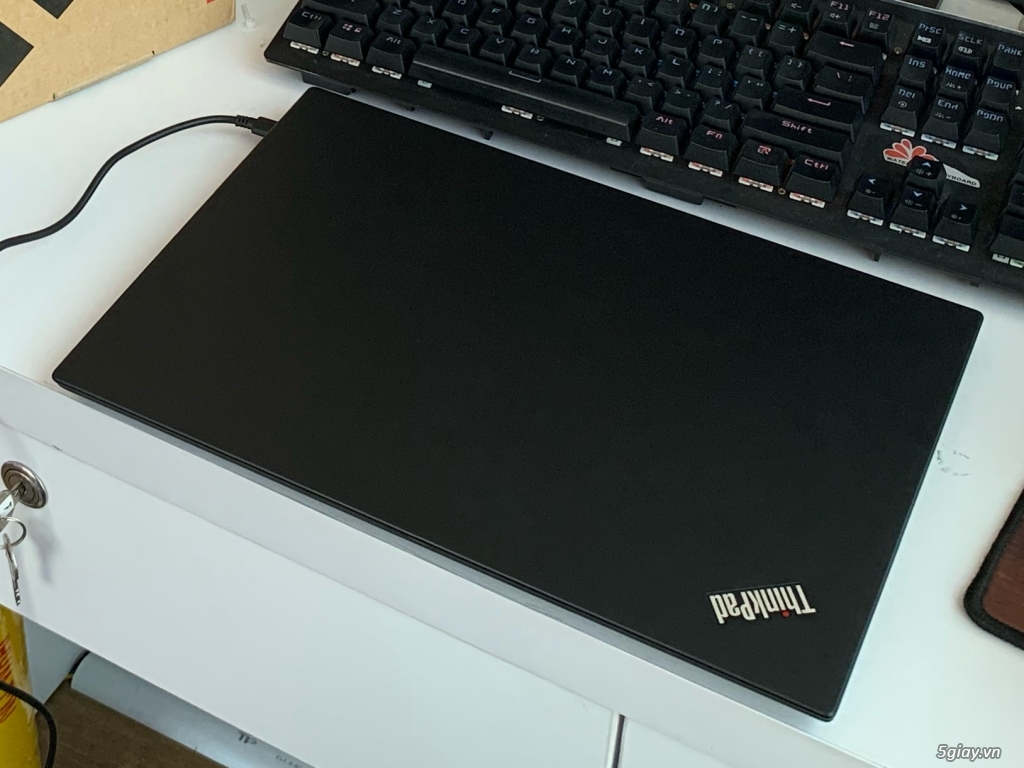 Cần bán Thinkpad T490s.