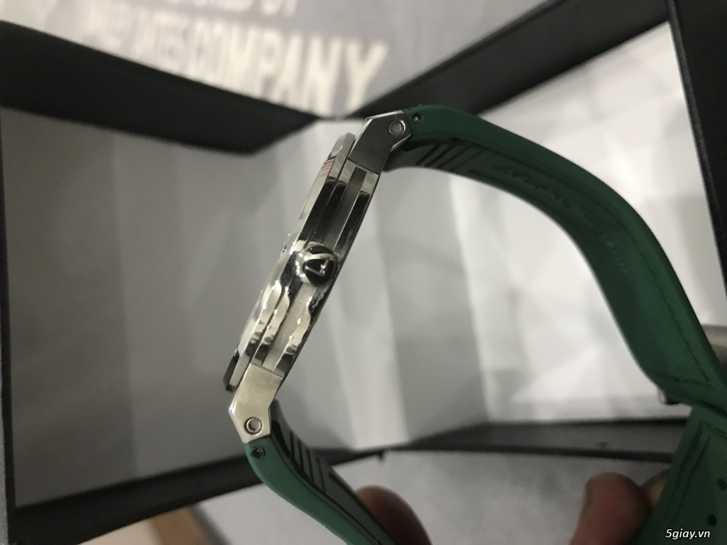 Bán salvatore ferragamo 99%