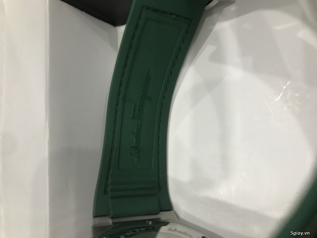 Bán salvatore ferragamo 99% - 2