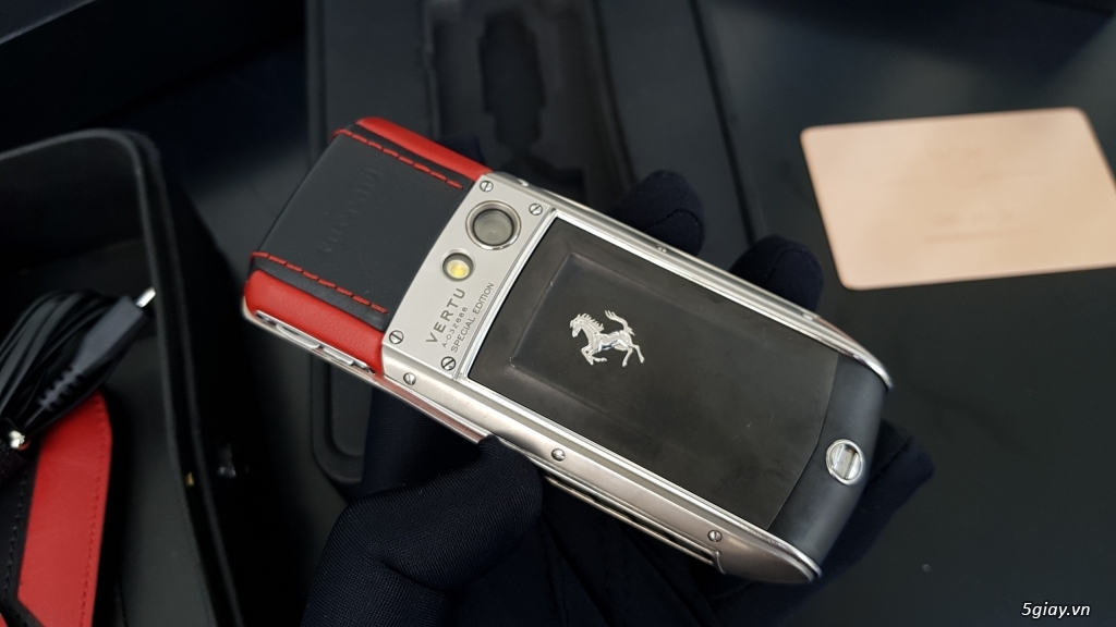 Vertu Ascent Ti Ferrari Limited Red - 1