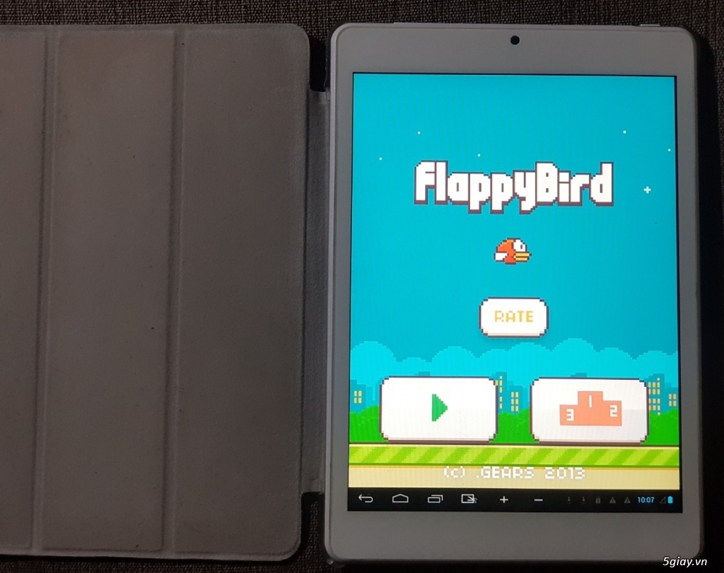Máy tính bảng có trò chơi Flappy bird nổi tiếng