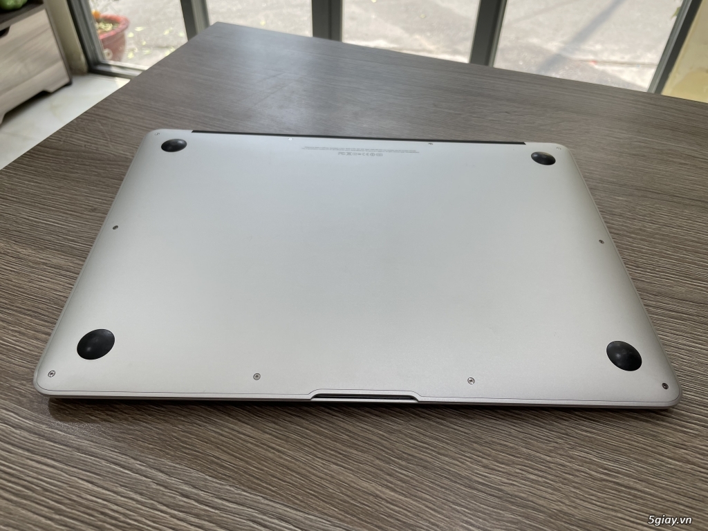 Macbook Air 2012 Intel Core i5 4GB 128GB - 3