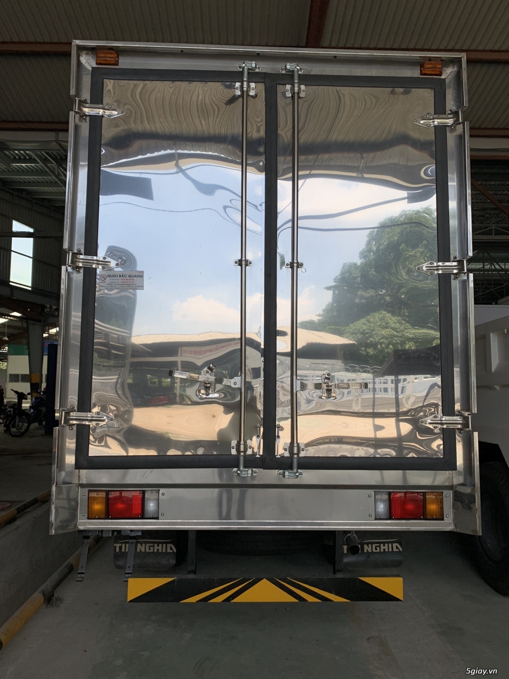 Isuzu QKR77FE4A giá ưu đãi. tải trọng 950kg - 3