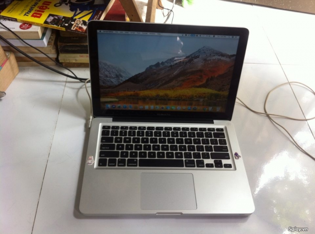 Apple Macbook Pro - 1