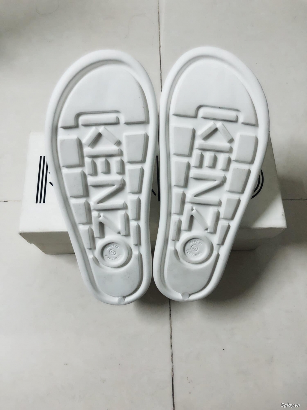 Cần bán đôi dép KENZO Super. ( Mới 100% ). - 1