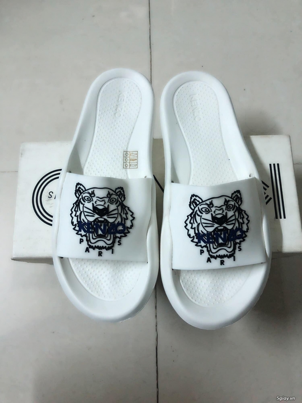 Cần bán đôi dép KENZO Super. ( Mới 100% ). - 2