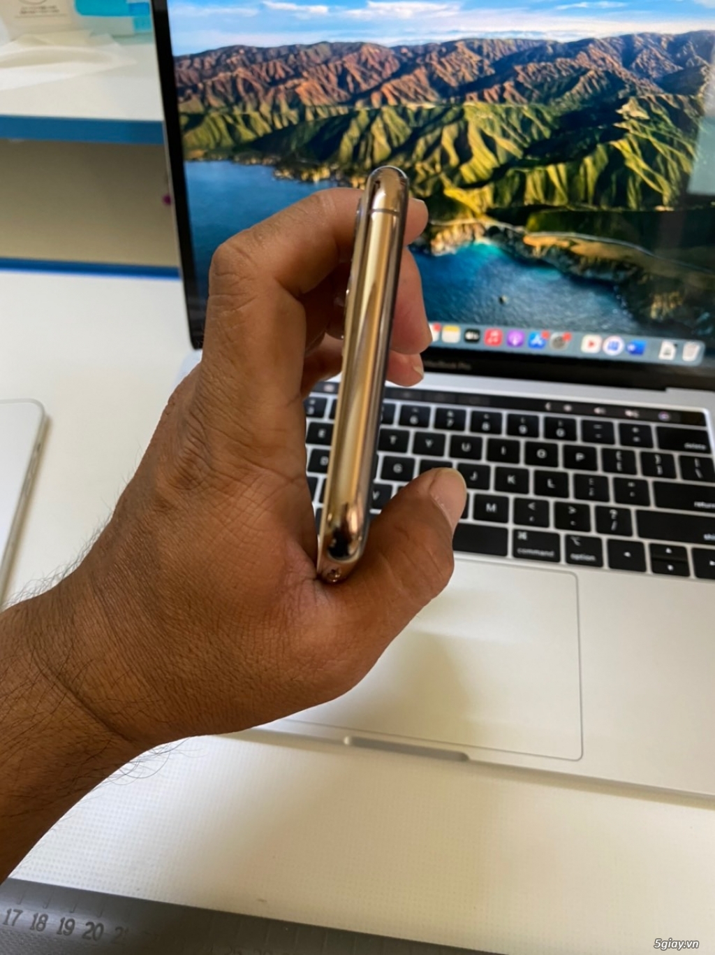 Bán iphone 11 pro max 64 gold LL pin 99 QT - 1