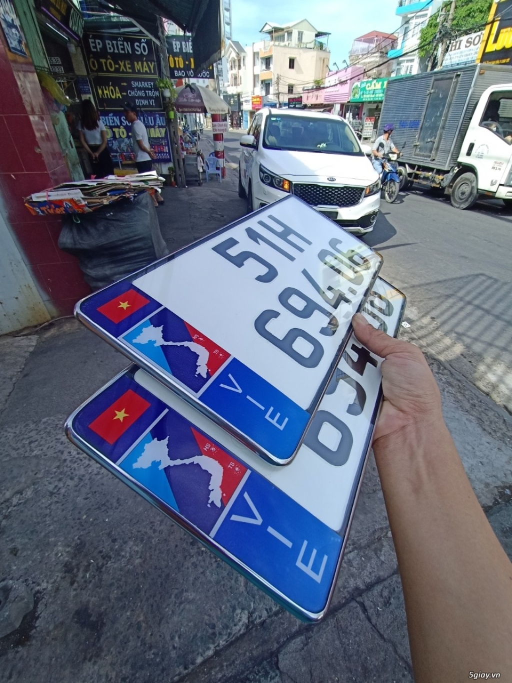 ÉP KHUNG BIỂN SỐ ĐẸP,CHỐNG NƯỚC Ở THÀNH PHỐ THỦ ĐỨC .ĐỘI GT RẠCH CHIẾT - 33