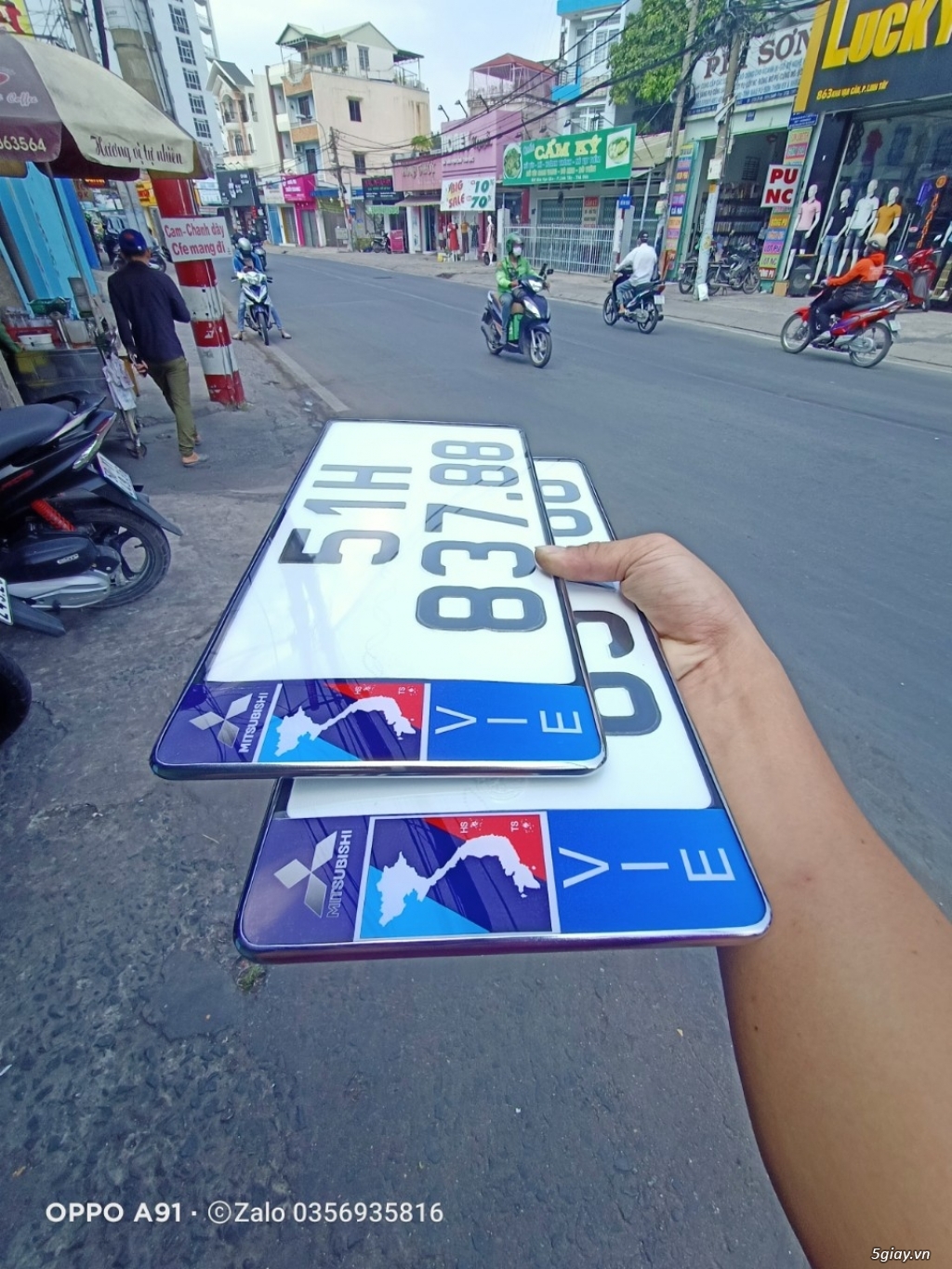 ÉP KHUNG BIỂN SỐ ĐẸP,CHỐNG NƯỚC Ở THÀNH PHỐ THỦ ĐỨC .ĐỘI GT RẠCH CHIẾT - 25