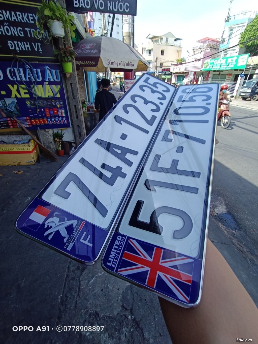 ÉP KHUNG BIỂN SỐ ĐẸP,CHỐNG NƯỚC Ở THÀNH PHỐ THỦ ĐỨC .ĐỘI GT RẠCH CHIẾT - 2