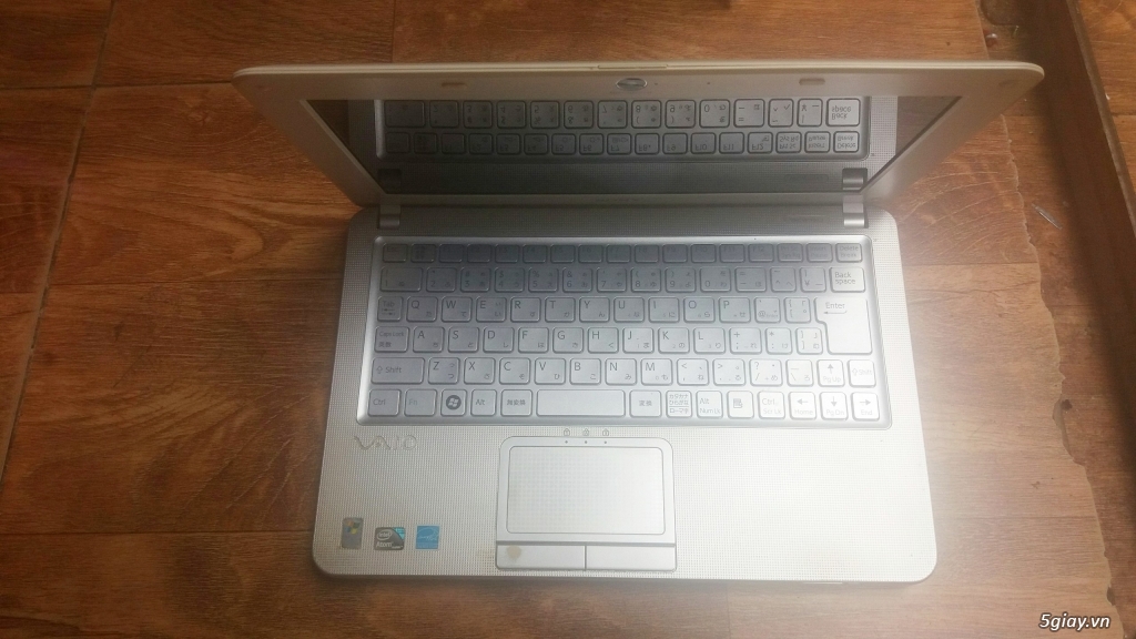 Xác Laptop Sony VaiO PCG-411N trắng bóng đẹp, còn đủ đồ - 1