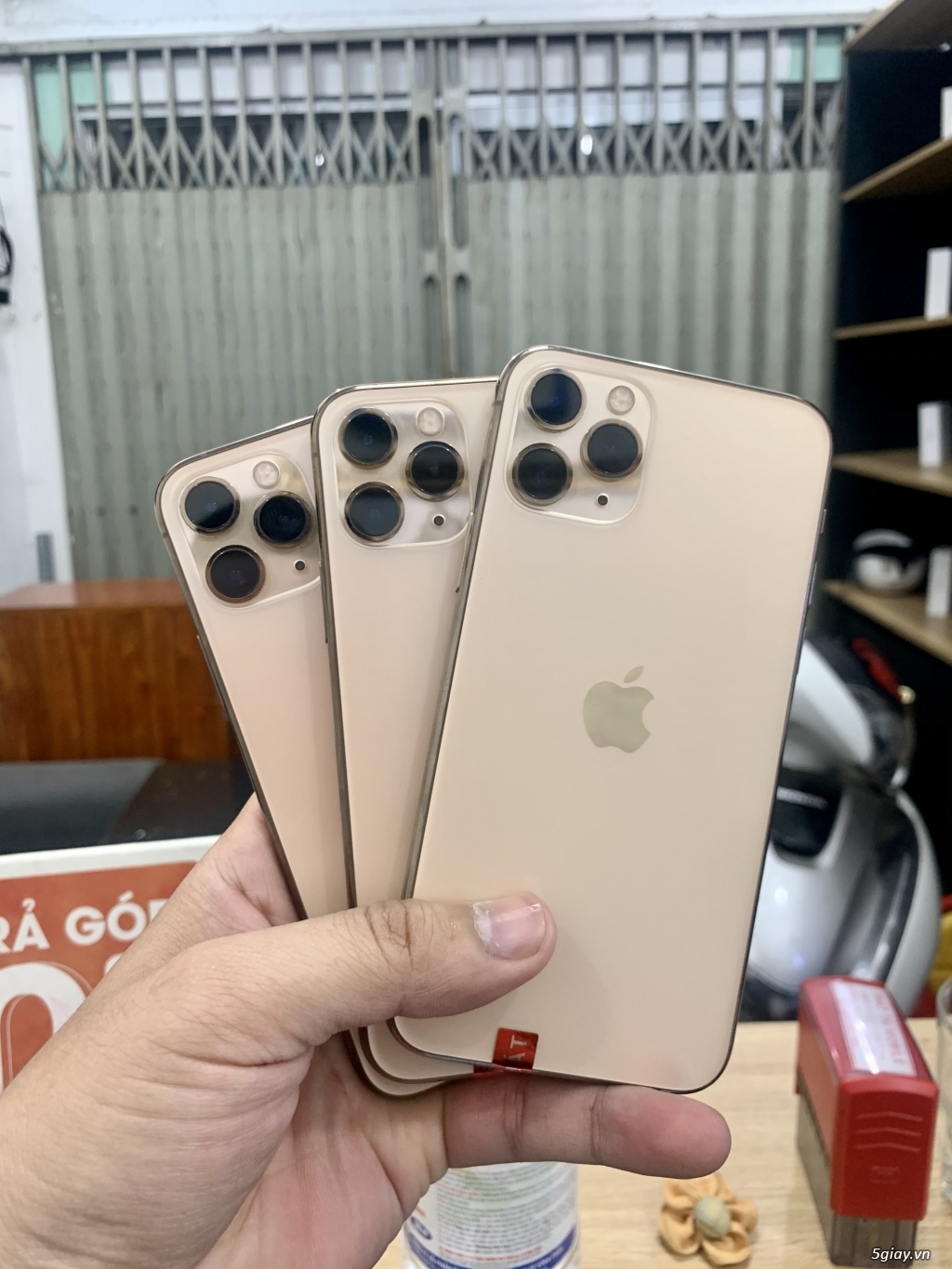 Cần tiền : iPhone 11 pro quốc tế zin áp suất - 2