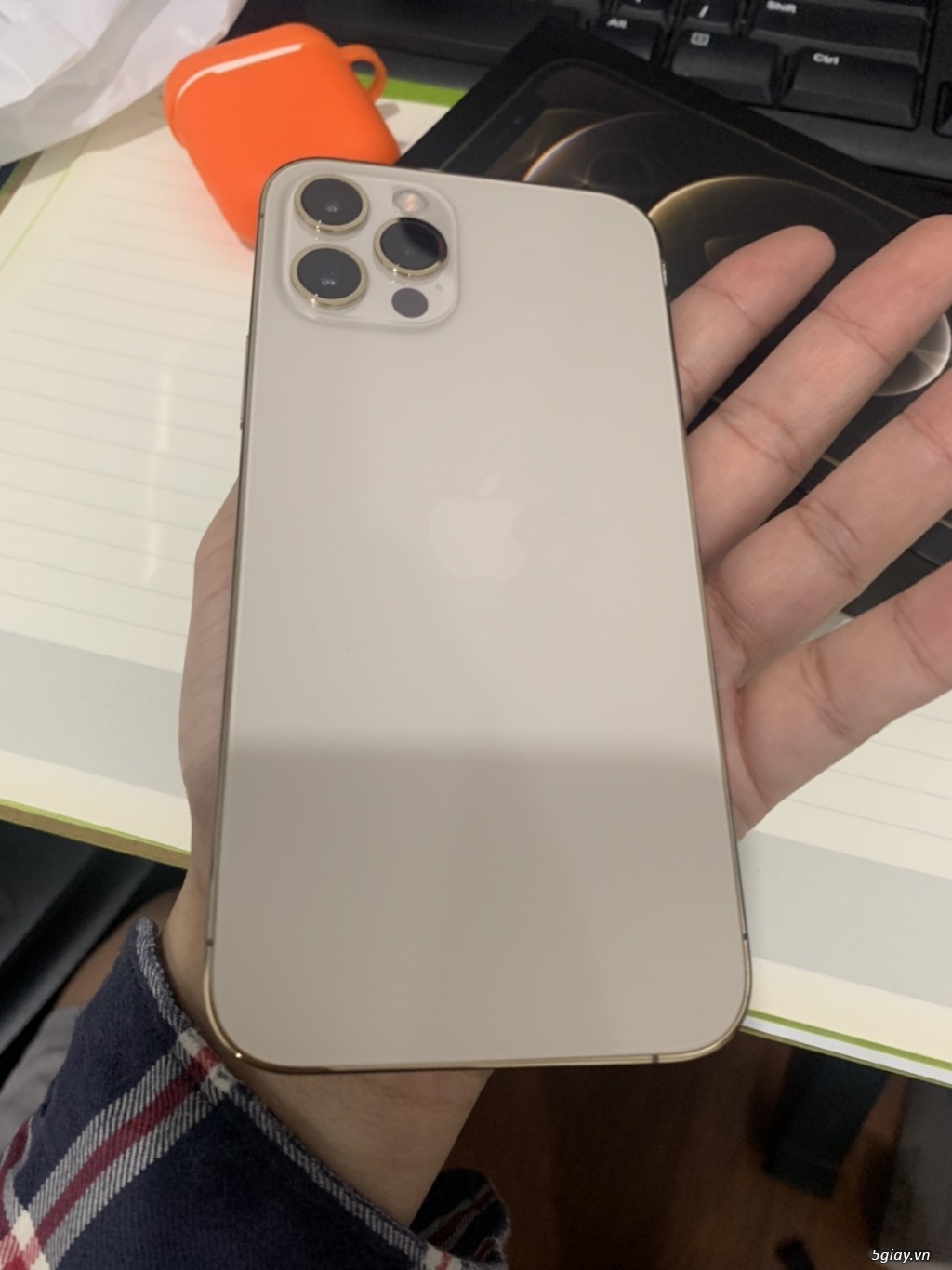 Iphone 12 pro 128,vàng- mới mua 2 ngày Shopdun