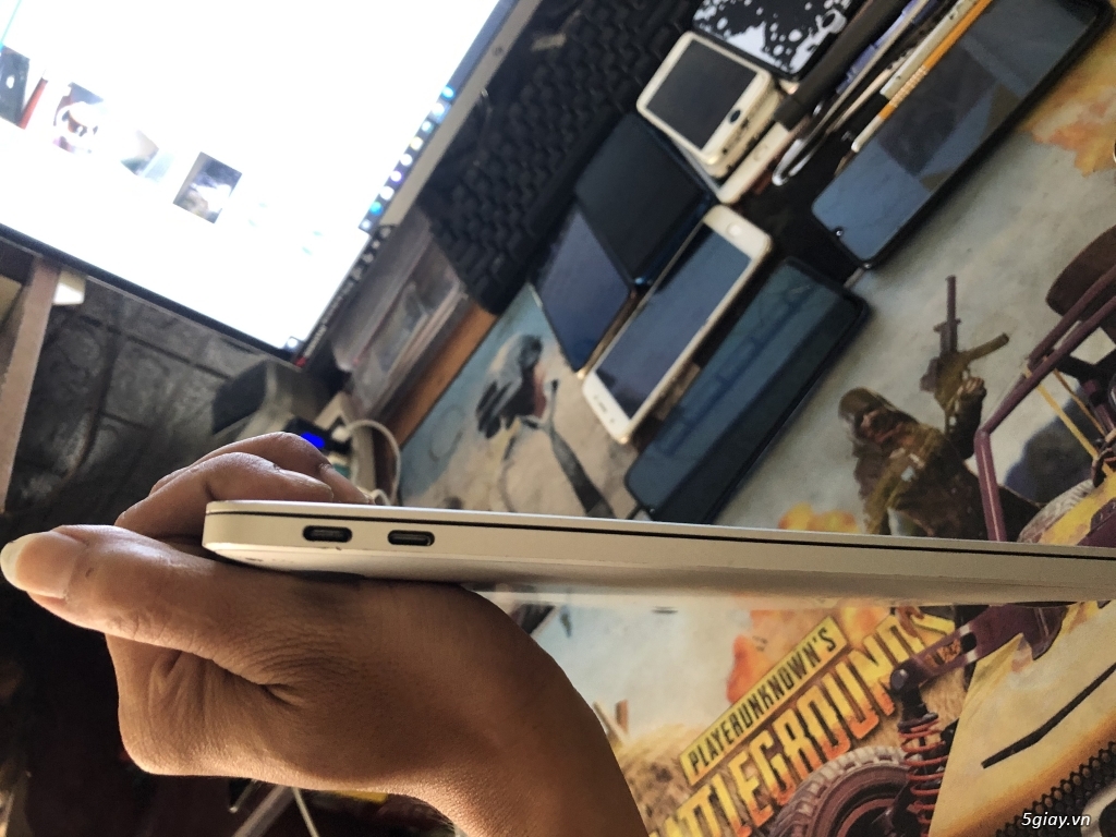 macbook pro 13 inh 2017 vỡ màn - 2