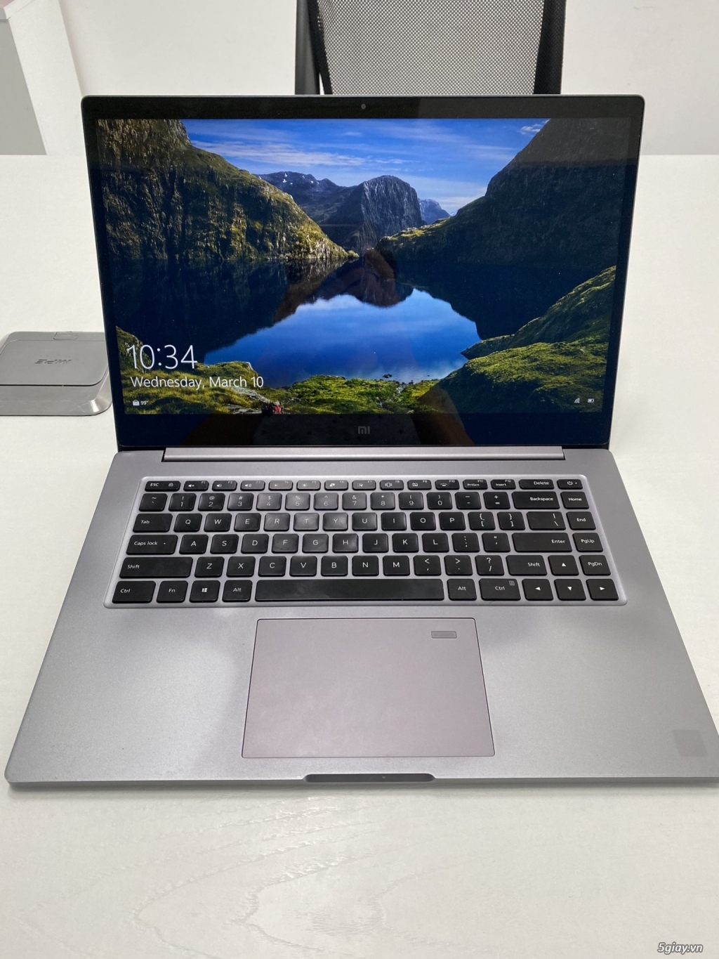 Cần bán: Xiaomi Mi Notebook Pro 15.6 - I5 8250U - 2