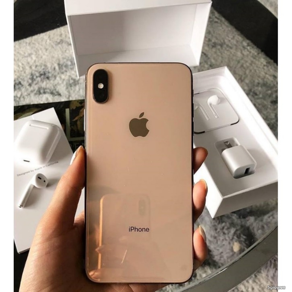 Cần bán máy iphone Xsmax gold 256G , zin 100%