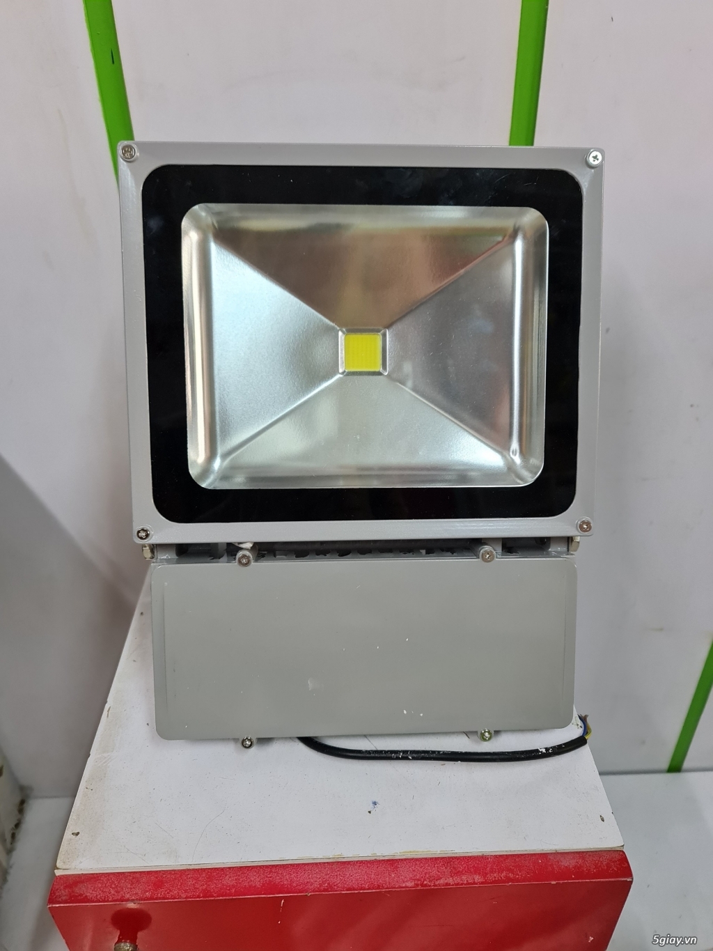Xả kho đèn pha ngoài trời 100w
