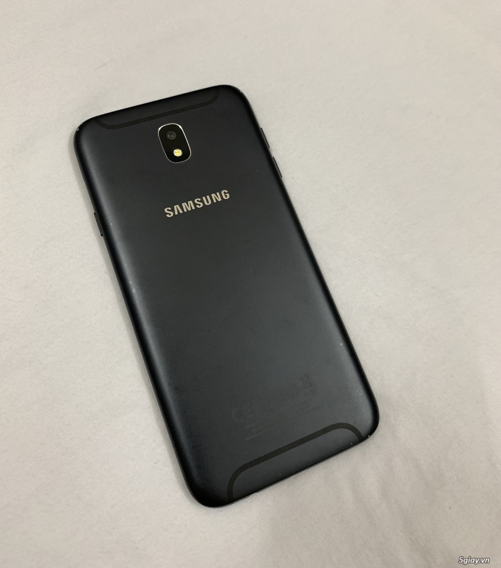 Samsung Galaxy J7 Pro - 1
