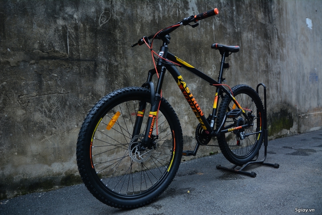 Xe đạp chất lượng - giá thành hợp lý - 28