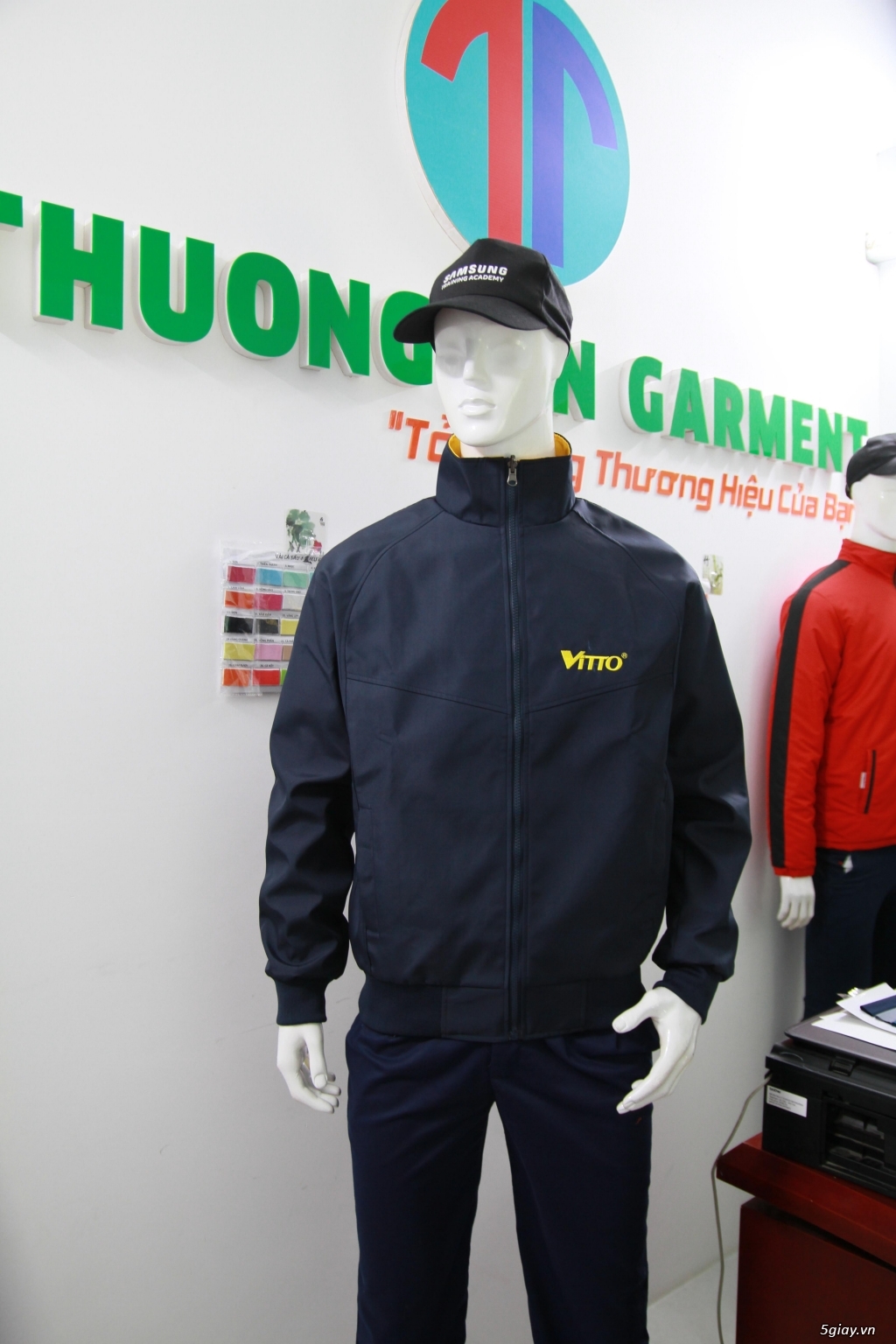 Công ty may áo khoác gió tại TP.HCM - May Mặc Thượng Tín - 4