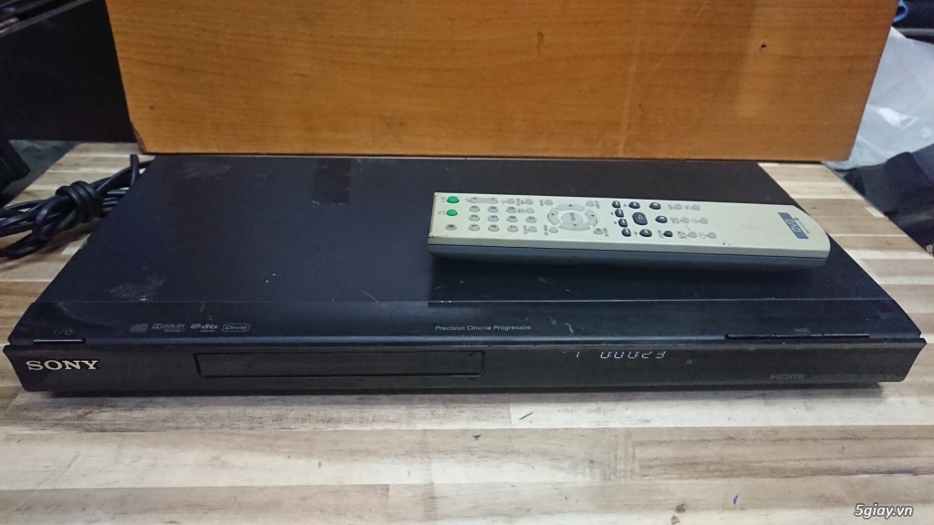 Đầu DVD Sony có HDMI và remote zin