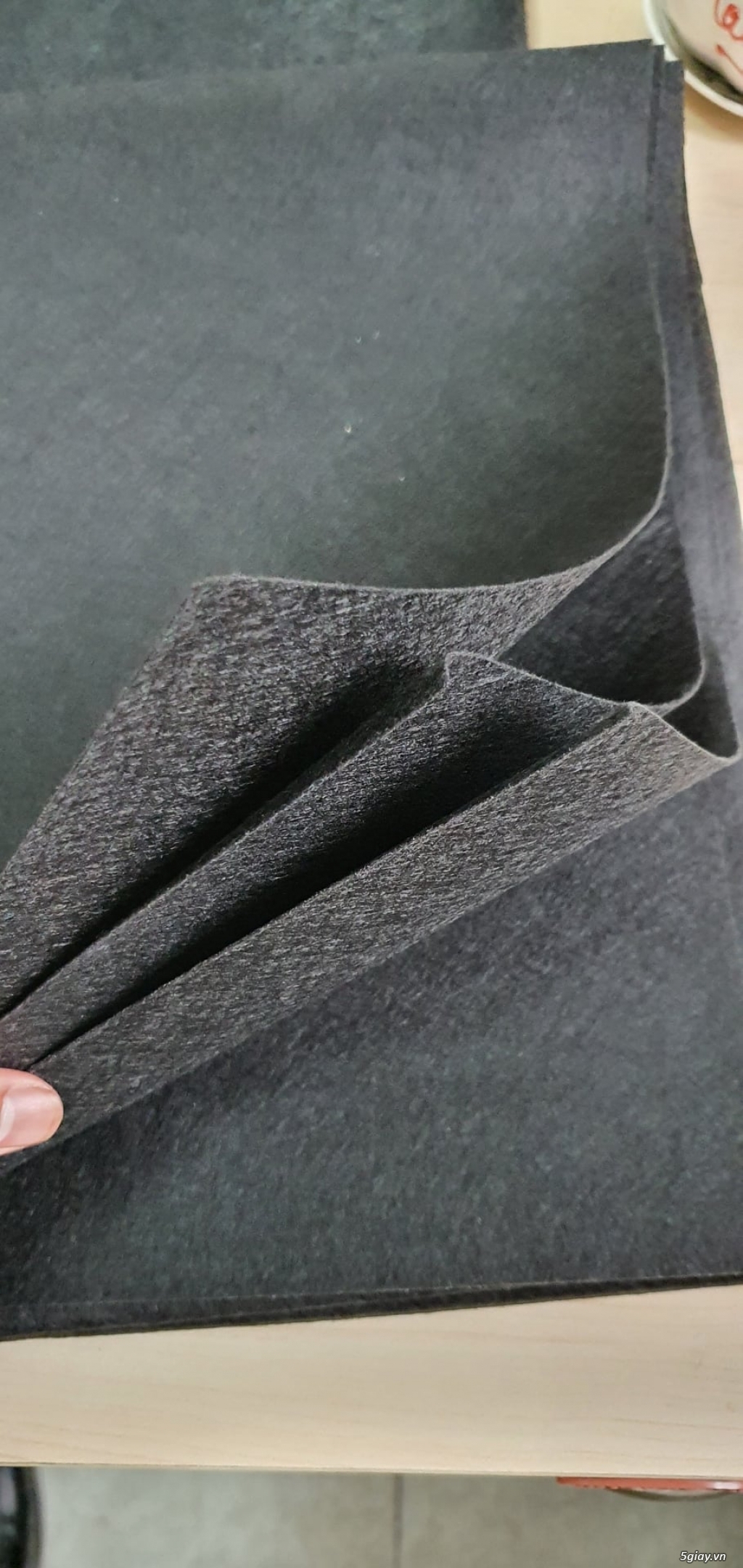 Vải kubu màu đen làm lót sofa