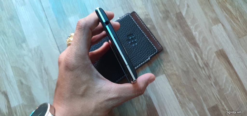 cần bán blackberry passport còn cực đẹp , nguyên zin , đẳng cấp doanh - 1