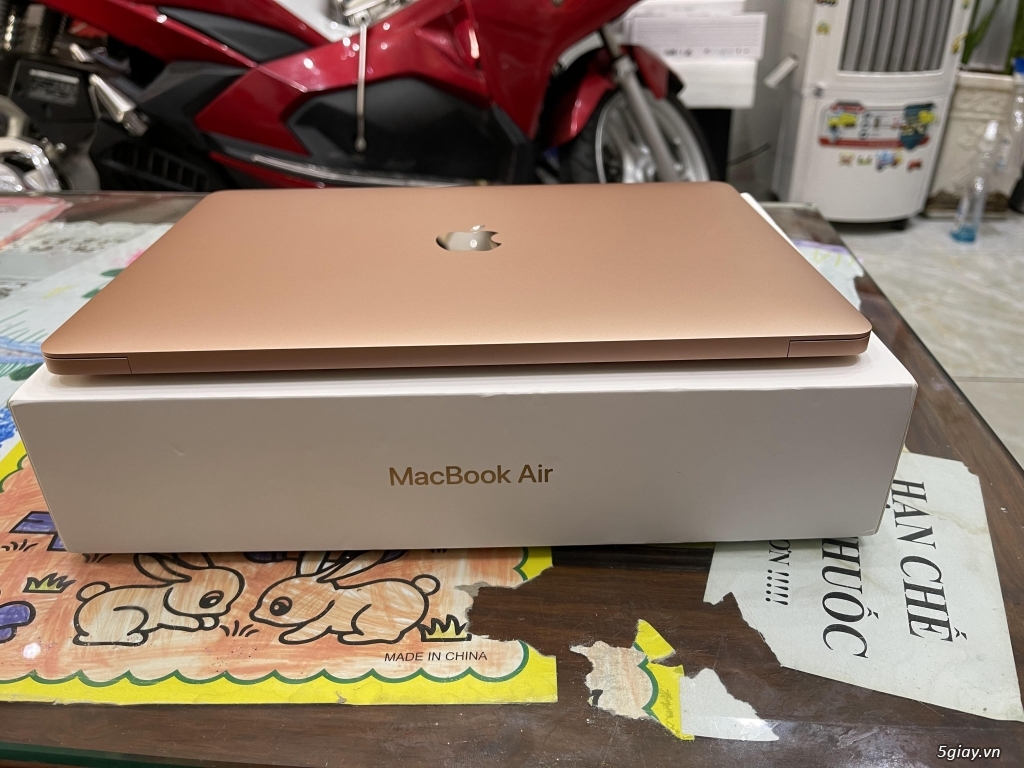 Bán MacBook Air 2019 Retina 13' SSD 512G, Mới Sạc Pin 25 Lần, Như Mới - 3
