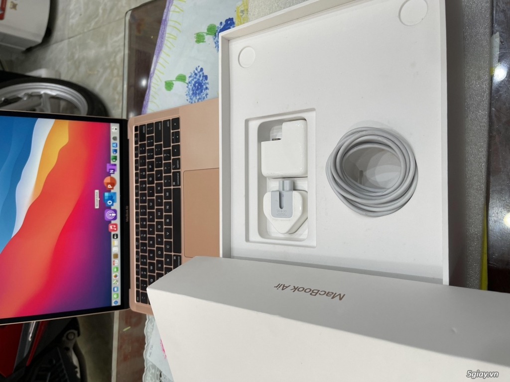 Bán MacBook Air 2019 Retina 13' SSD 512G, Mới Sạc Pin 25 Lần, Như Mới - 10