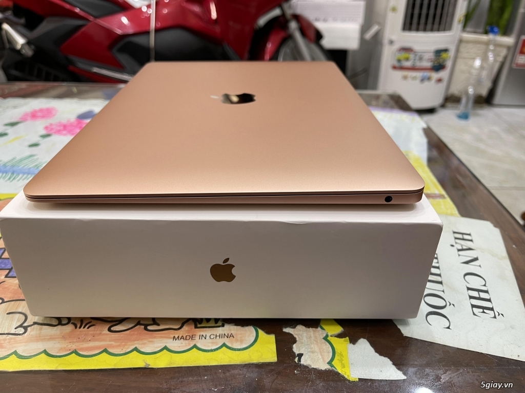 Bán MacBook Air 2019 Retina 13' SSD 512G, Mới Sạc Pin 25 Lần, Như Mới - 4