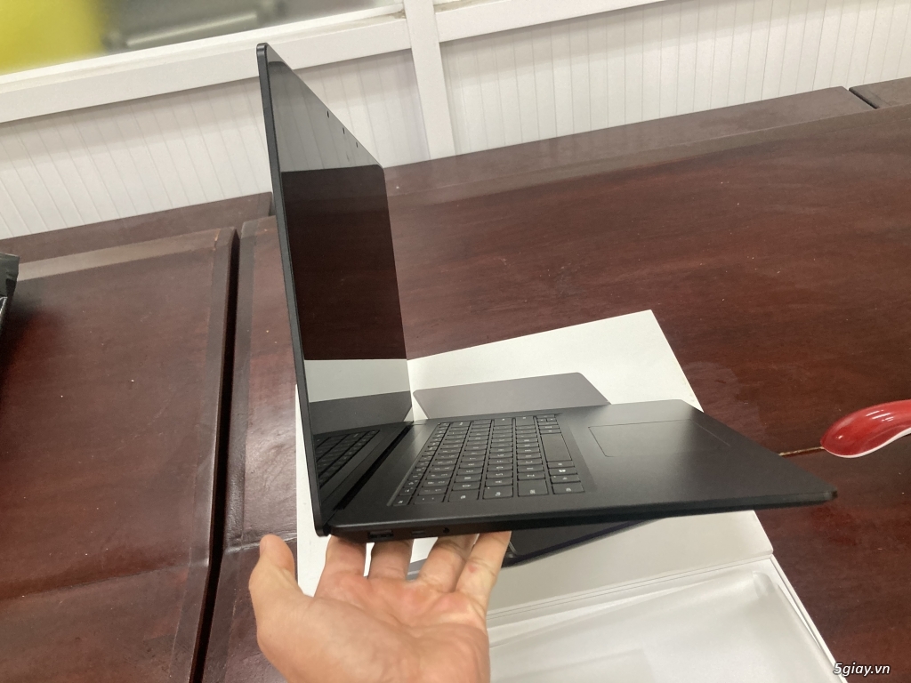 Surface laptop 3 13in i7 16gb 512gb new 100% & 15in ryzen 7 16 512