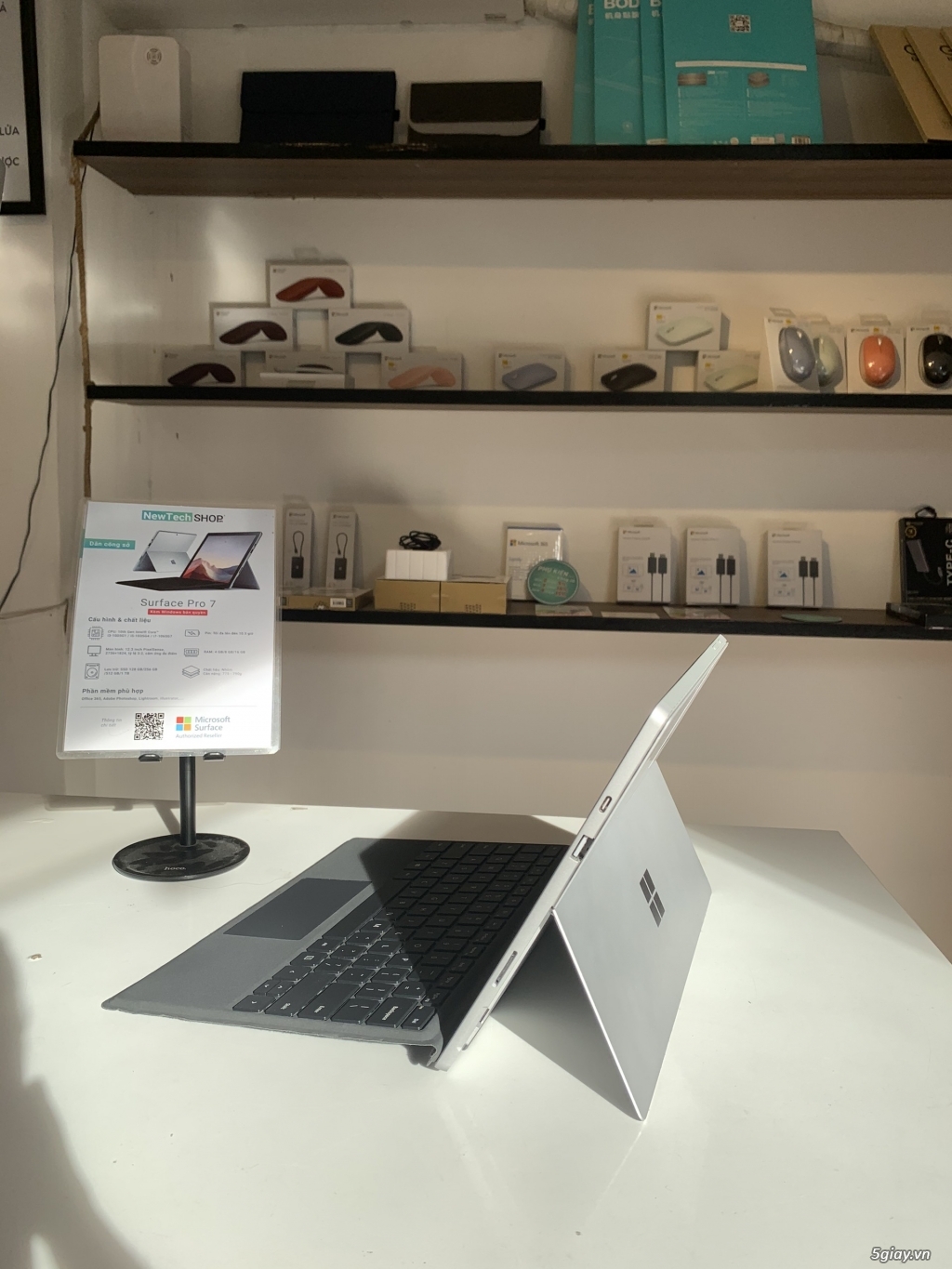 Dạ em có máy SURFACE PRO 7 LIKE NEW 99% I5/8/128