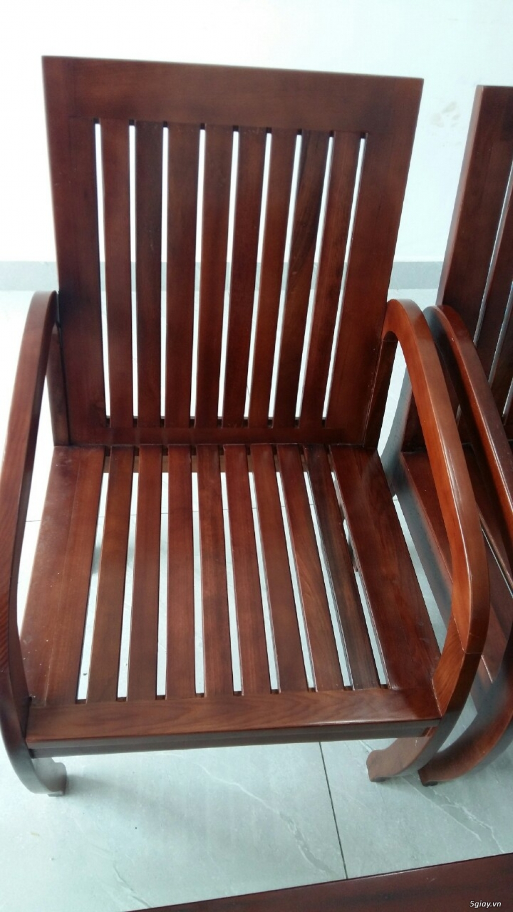 Cần bán 4 cái ghế gỗ soăn