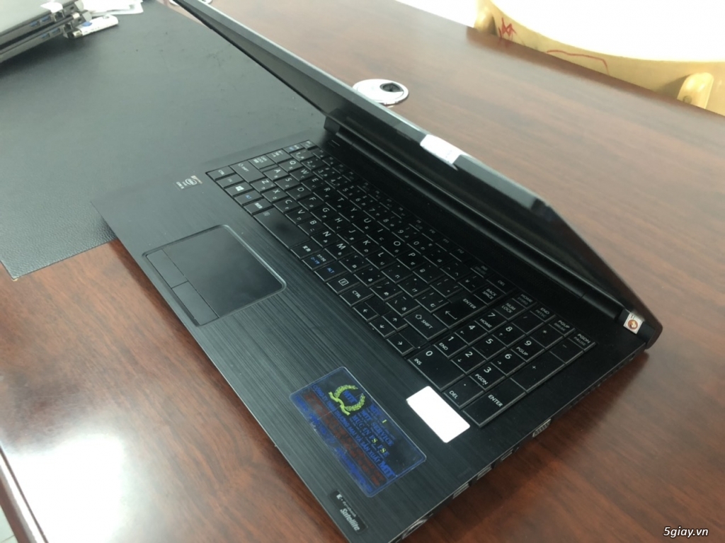 Cần bán laptop Toshiba Dynabook B35/R - Core i5 - Ram 8gb - SSD512gb