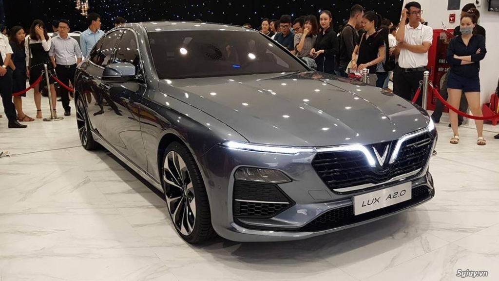 VinFast Lux A2.0 Full Màu Xám giá chỉ từ 974  triệu
