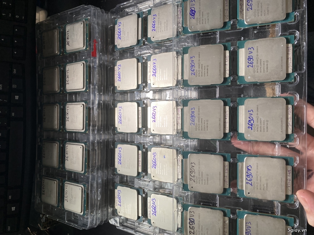 Cpu xeon E5 2660 , E5 2670, E5 2680 ,E5 2690,E5 2695v2 ,2690v2 ,2690V3