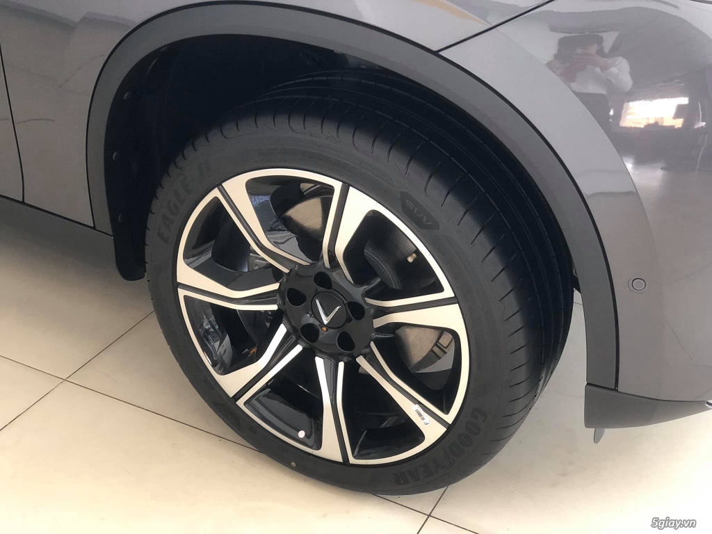 VinFast Lux SA Ưu Đãi Khủng Tháng 10 Sau Giãn Cách - 1