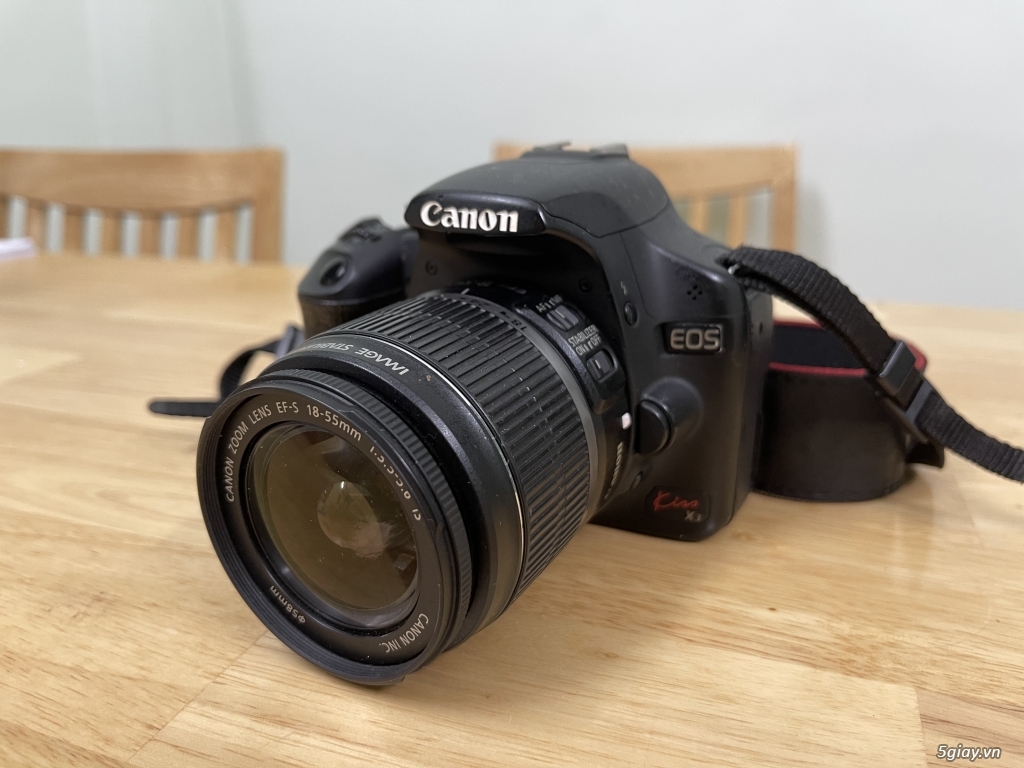 Máy ảnh Canon Kiss X3 - hàng cất trong tủ ít dùng