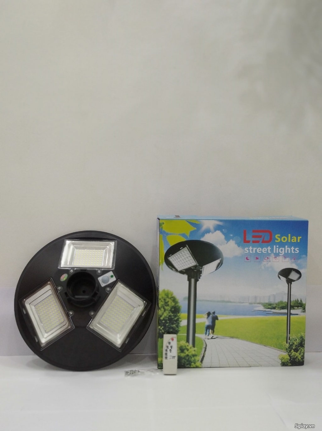Đèn sân vườn UFO NLMT 150w - 4