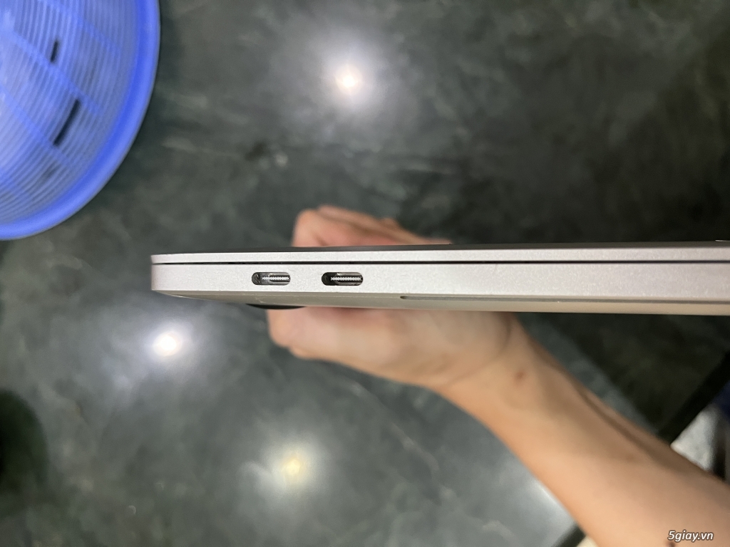 Cần bán Macbook Pro 2016 13 Touch bar gần Full option - 1