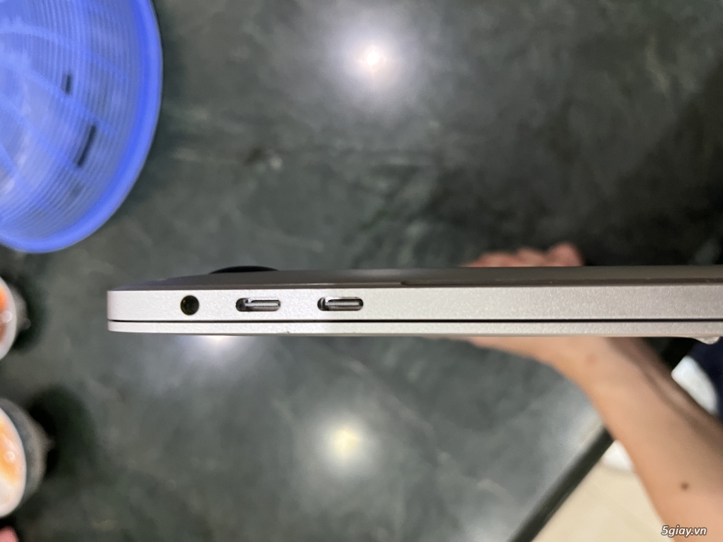 Cần bán Macbook Pro 2016 13 Touch bar gần Full option - 2