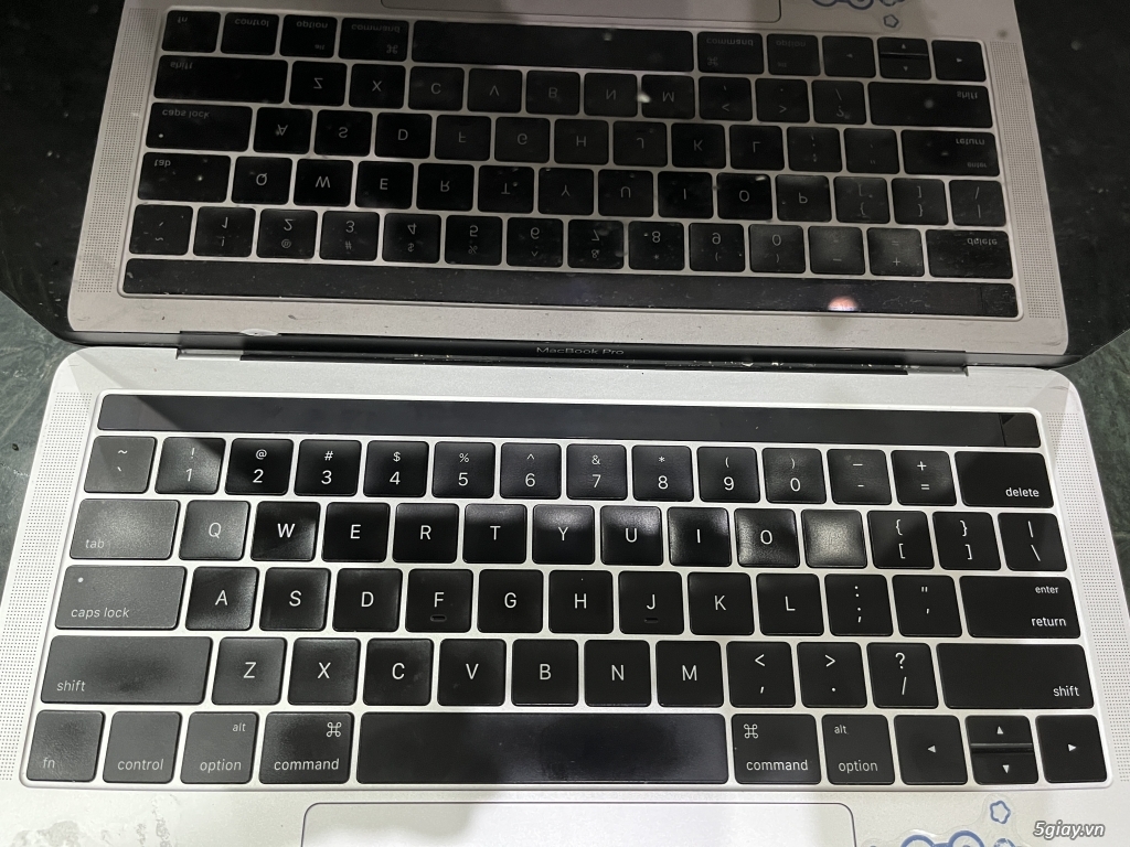 Cần bán Macbook Pro 2016 13 Touch bar gần Full option - 3