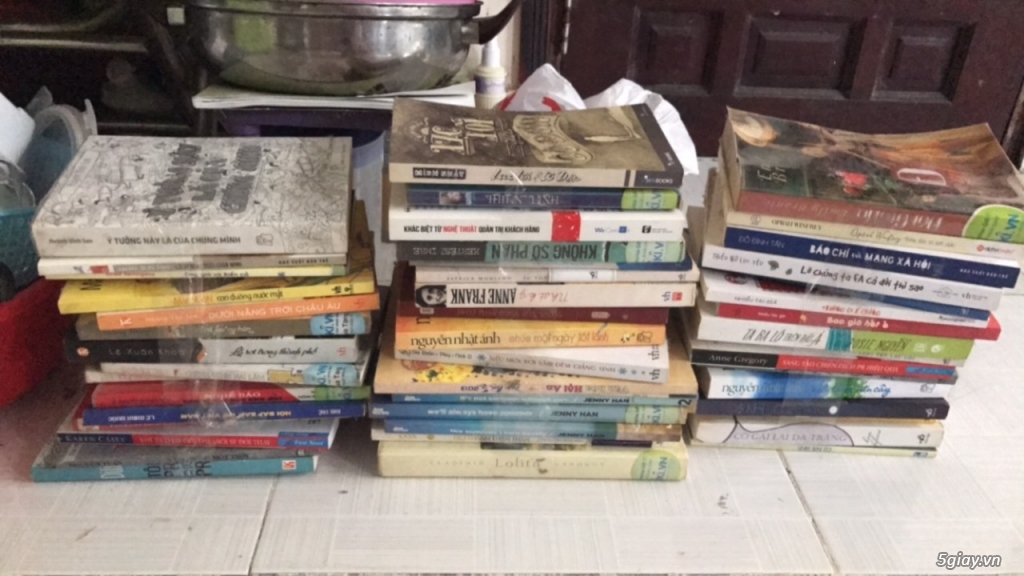 HCM - Thu mua sách cũ tận nhà truyện cũ những ai cần dọn nhà hay dọn dẹp đồ đạc ^^ :D - 30