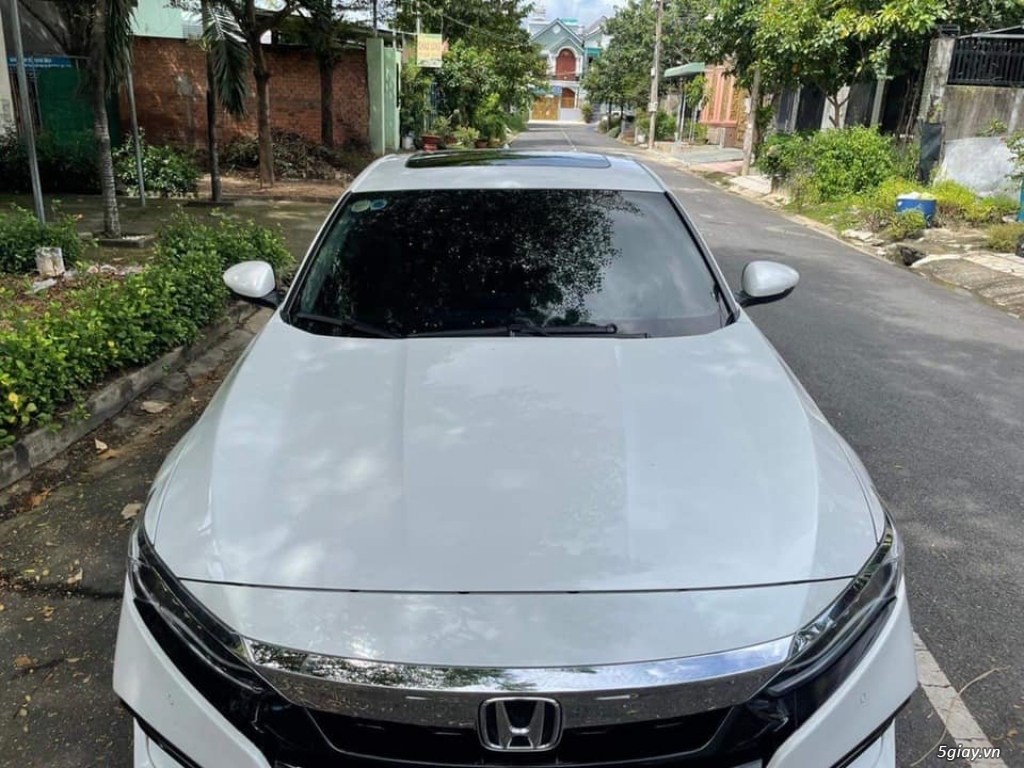 Nhà cần bán xe Honda Accord 2019, số tự động, - 3