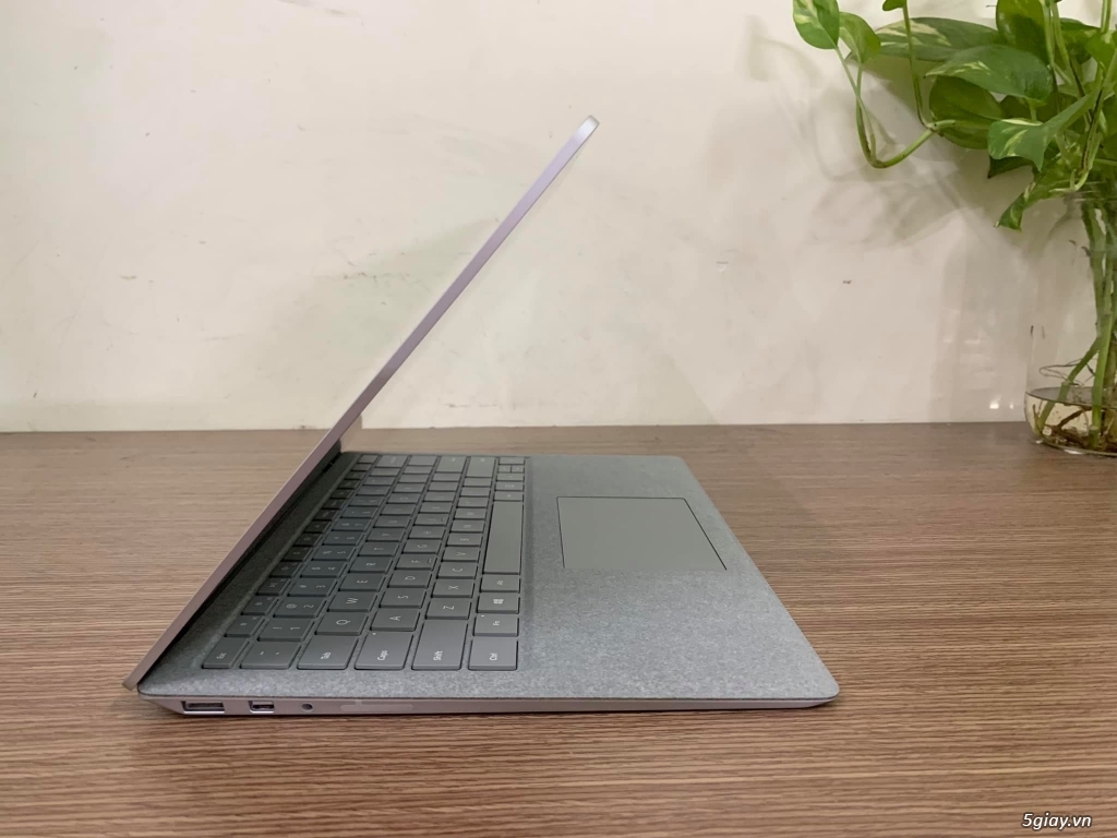 Cần bán. Surface Laptop. Hàng đẹp. Giá bao đẹp - 2